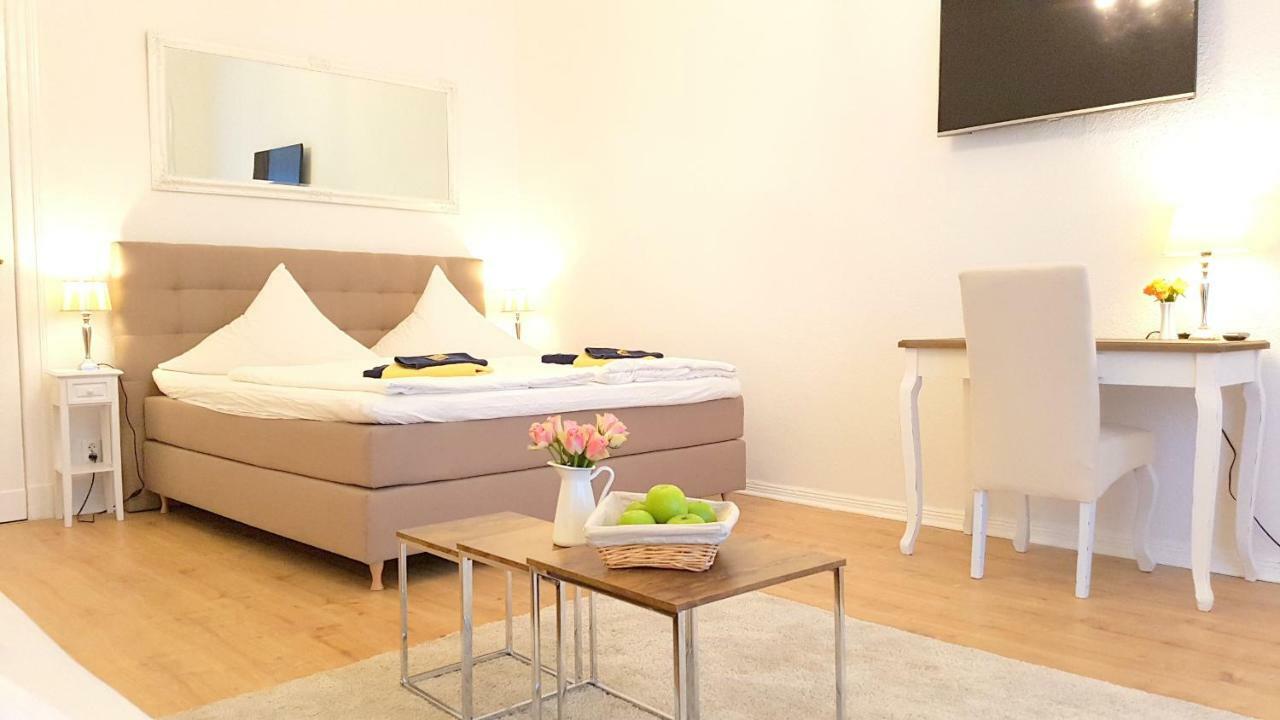 Kvh By Rockchair Apartments L Superhost Status L Boxspringbett Am Schloss Charlottenburg Welcomes You! Berlin Dış mekan fotoğraf