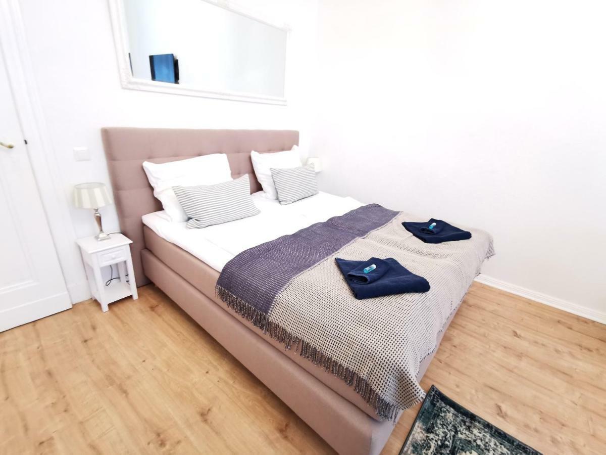 Kvh By Rockchair Apartments L Superhost Status L Boxspringbett Am Schloss Charlottenburg Welcomes You! Berlin Dış mekan fotoğraf