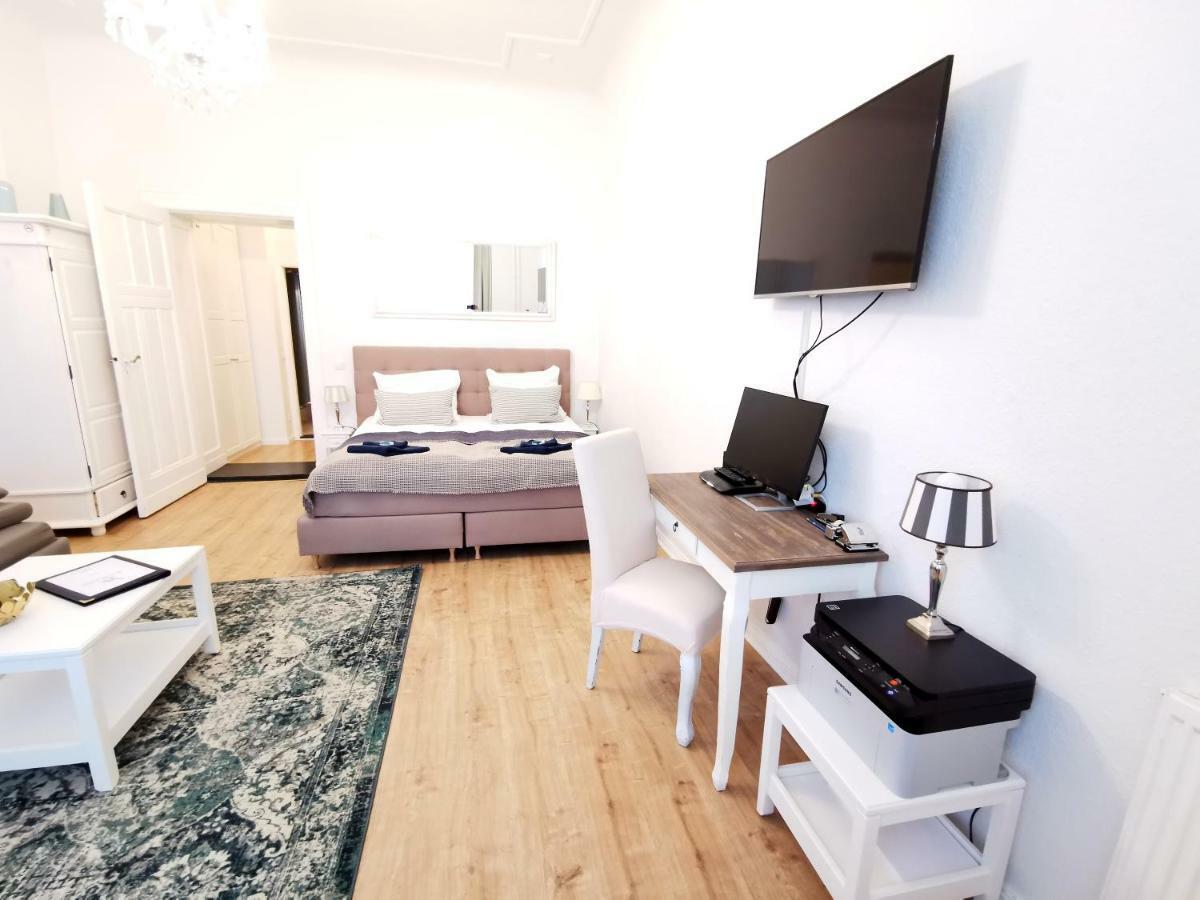 Kvh By Rockchair Apartments L Superhost Status L Boxspringbett Am Schloss Charlottenburg Welcomes You! Berlin Dış mekan fotoğraf